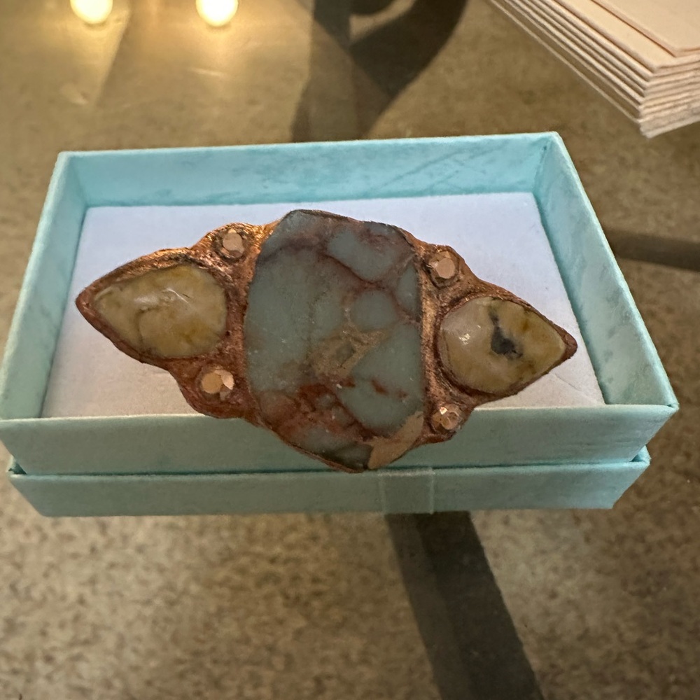 Anthropologie ring size 7 stones